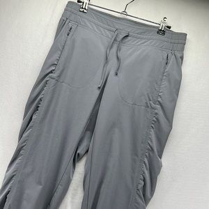 Athleta La Viva Cropped Jogger Size 6